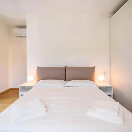 Duomo Free Parking And Private Terrace Apartment
