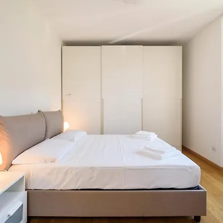 Duomo Free Parking And Private Terrace Apartment Como